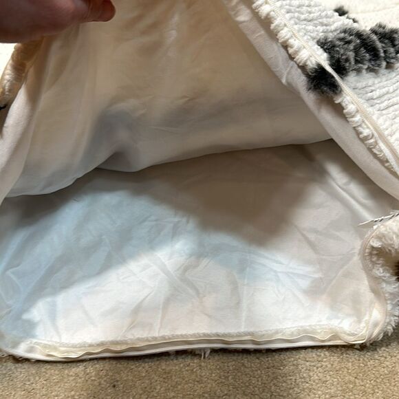 Ugg White Gray Standard Pillowcase Knit Fuzzy Soft - Picture 5 of 8